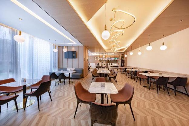 atour hotel hing tech zone wuyue square kunming