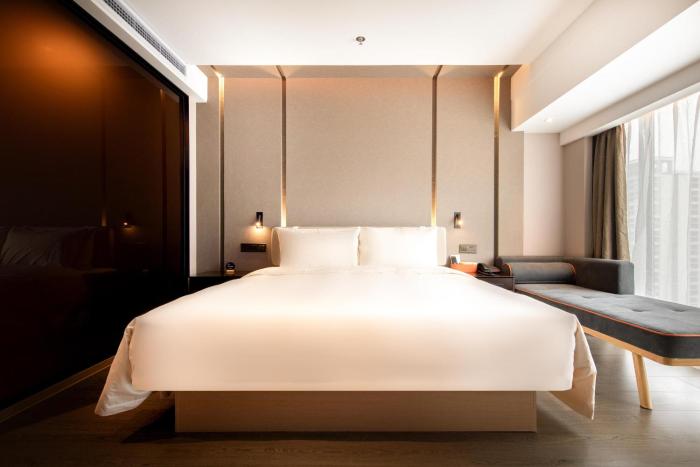 atour hotel hing tech zone wuyue square kunming
