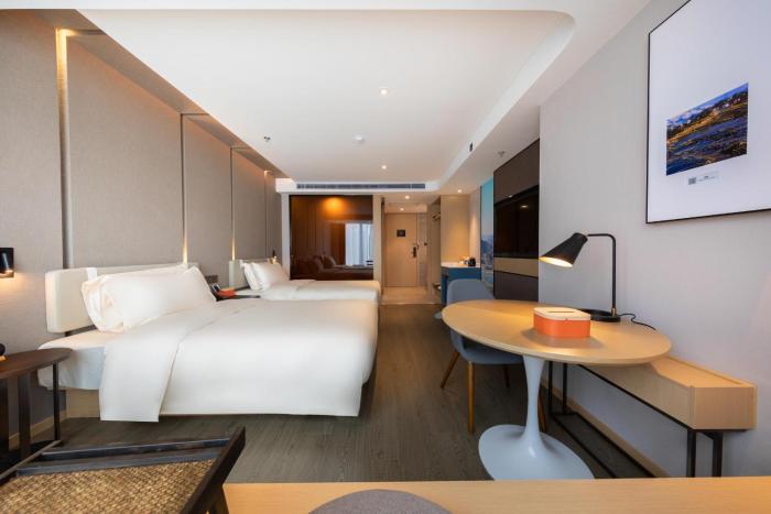 atour hotel hing tech zone wuyue square kunming