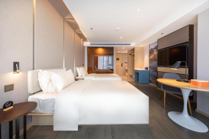 atour hotel hing tech zone wuyue square kunming