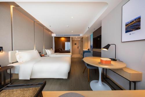 atour hotel hing tech zone wuyue square kunming