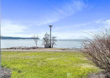 Top Floor Standard Suite Bay View,,2 star