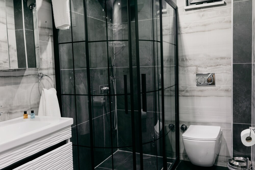 ceneviz suit apart otel