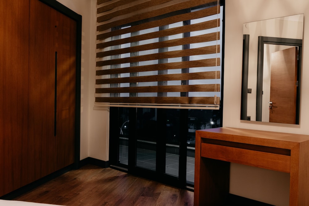 ceneviz suit apart otel