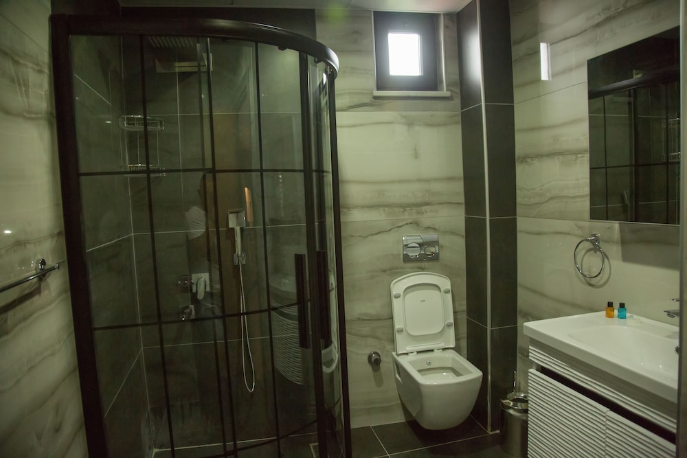 ceneviz suit apart otel