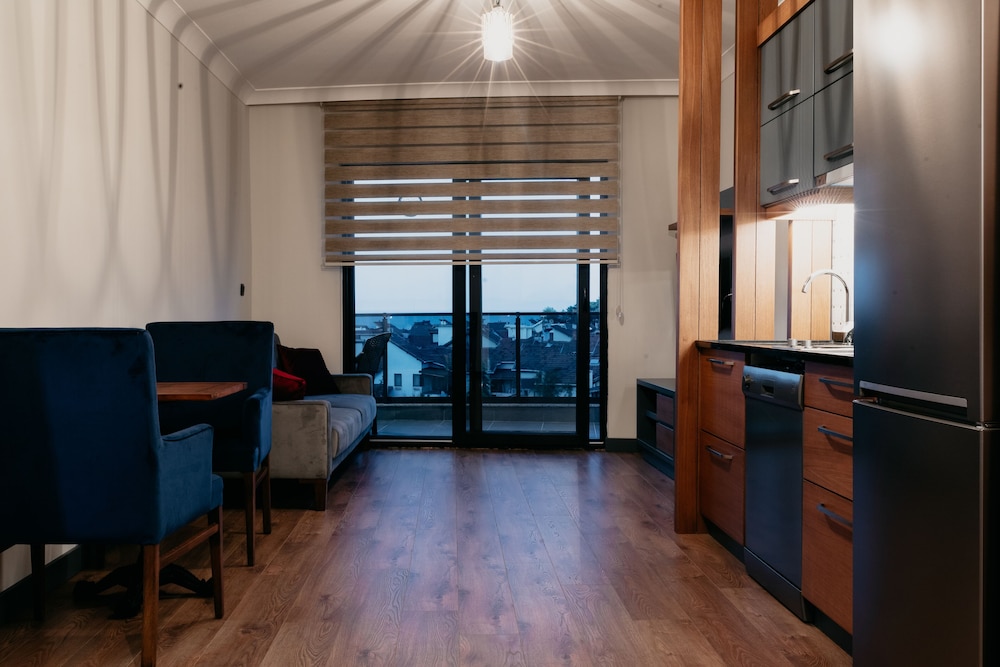 ceneviz suit apart otel