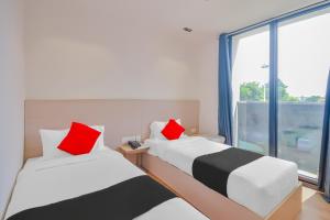 capital o 81526 the paradise international