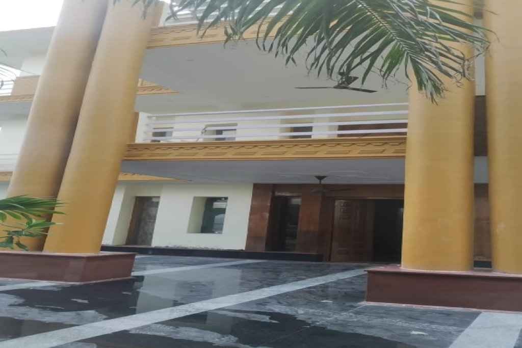 Hotel O Pl Guest House,Greater Noida>>Delhi,3 star