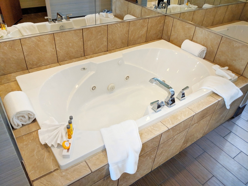 holiday inn purdue fort wayne by ihg