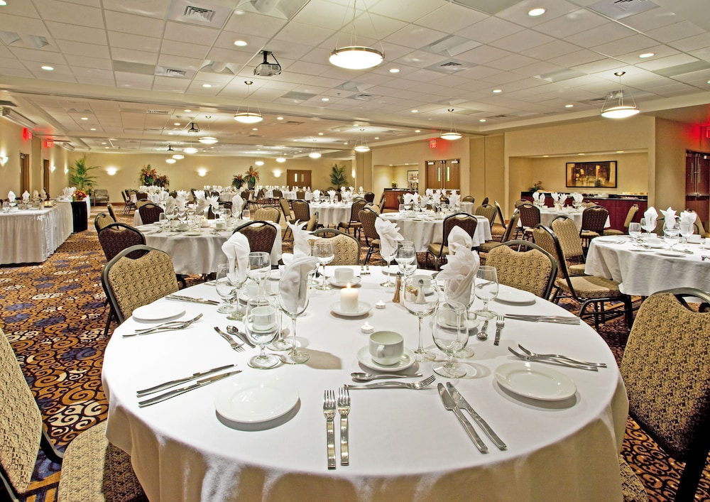 holiday inn purdue fort wayne by ihg