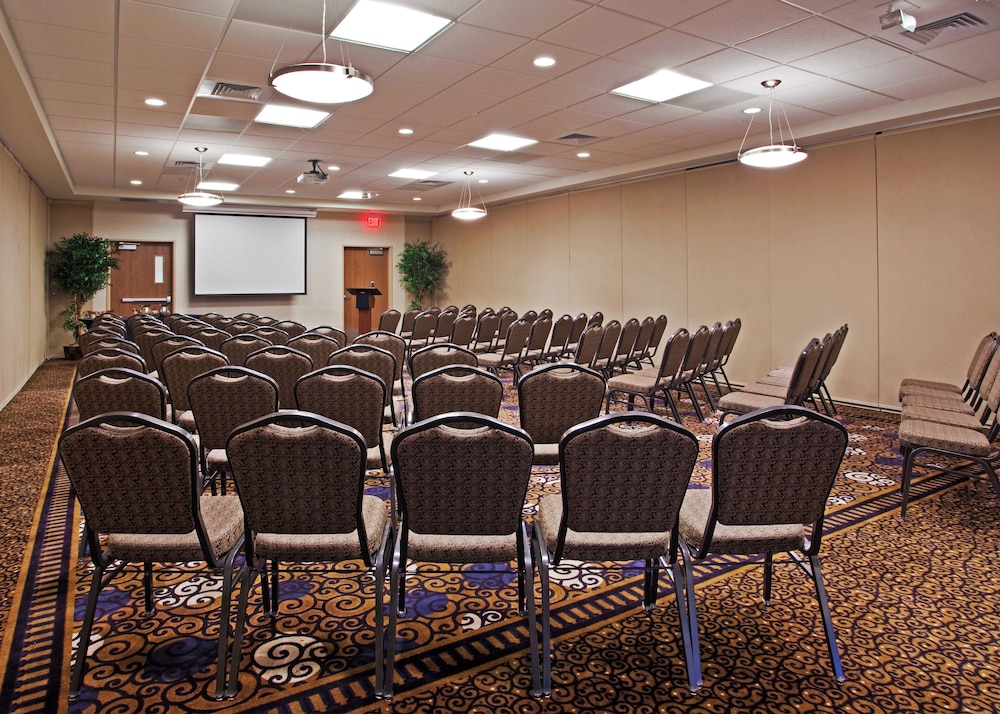 holiday inn purdue fort wayne by ihg