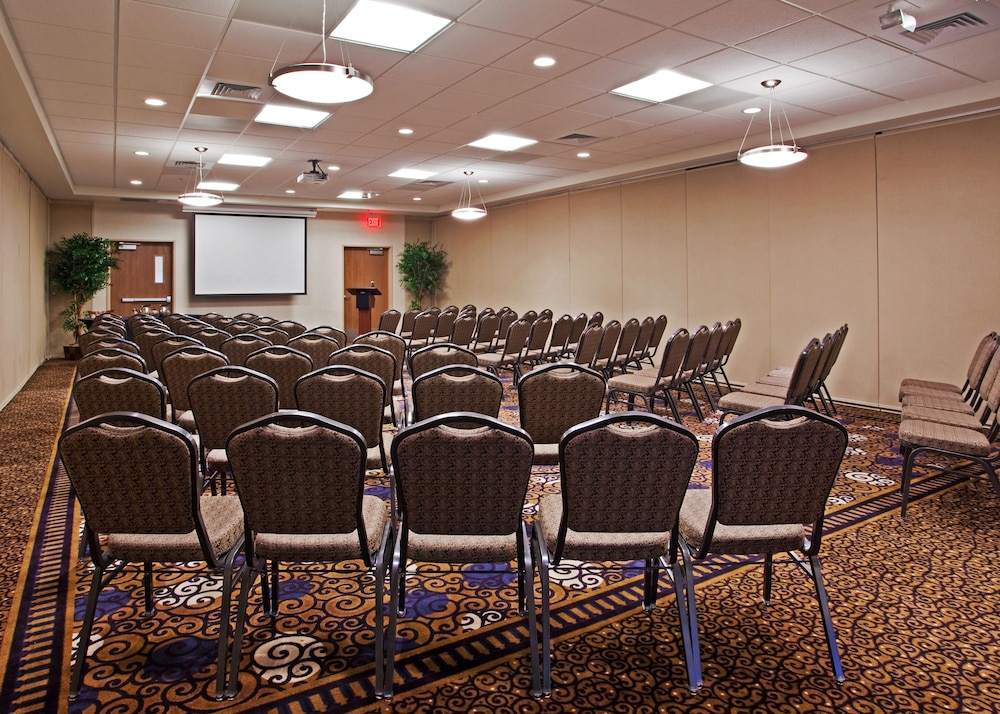 holiday inn purdue fort wayne by ihg