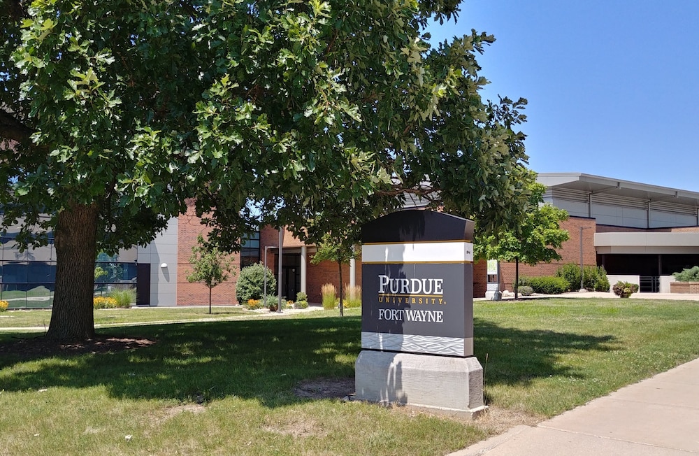 holiday inn purdue fort wayne by ihg