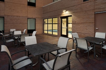 Hampton Inn & Suites Edgewood/Aberdeen-South,Joppatowne>>Edgewood,3 star