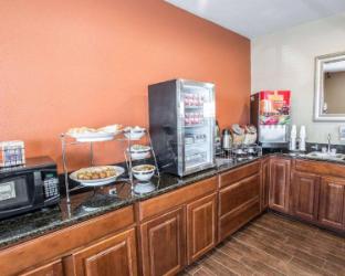 sleep inn and suites hays i 70