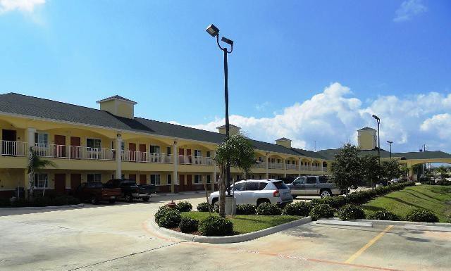 scottish inn and suites baytown