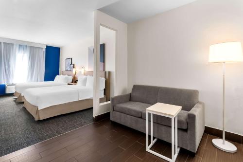spark by hilton pearland