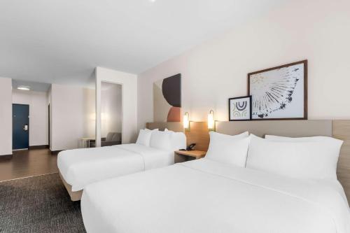 spark by hilton pearland