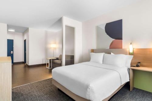 spark by hilton pearland