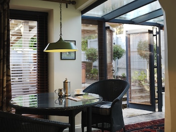 hare and hounds hotel