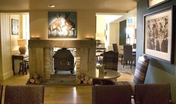 hare and hounds hotel