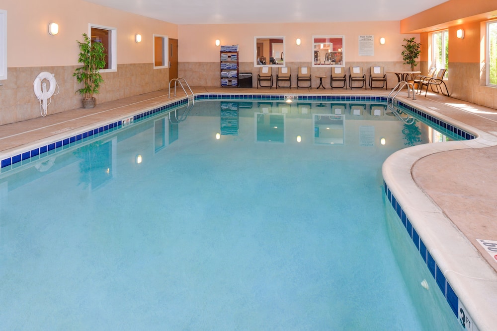 holiday inn express hotel and suites lancaster lititz by ihg