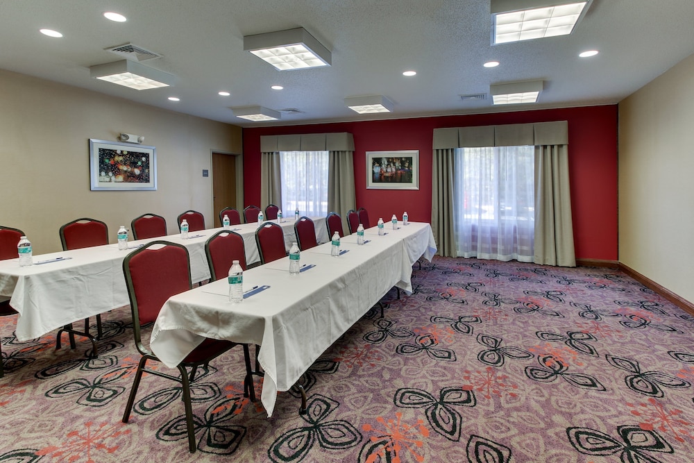 holiday inn express hotel and suites lancaster lititz by ihg