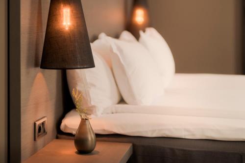 the lamp hotel norrkoping