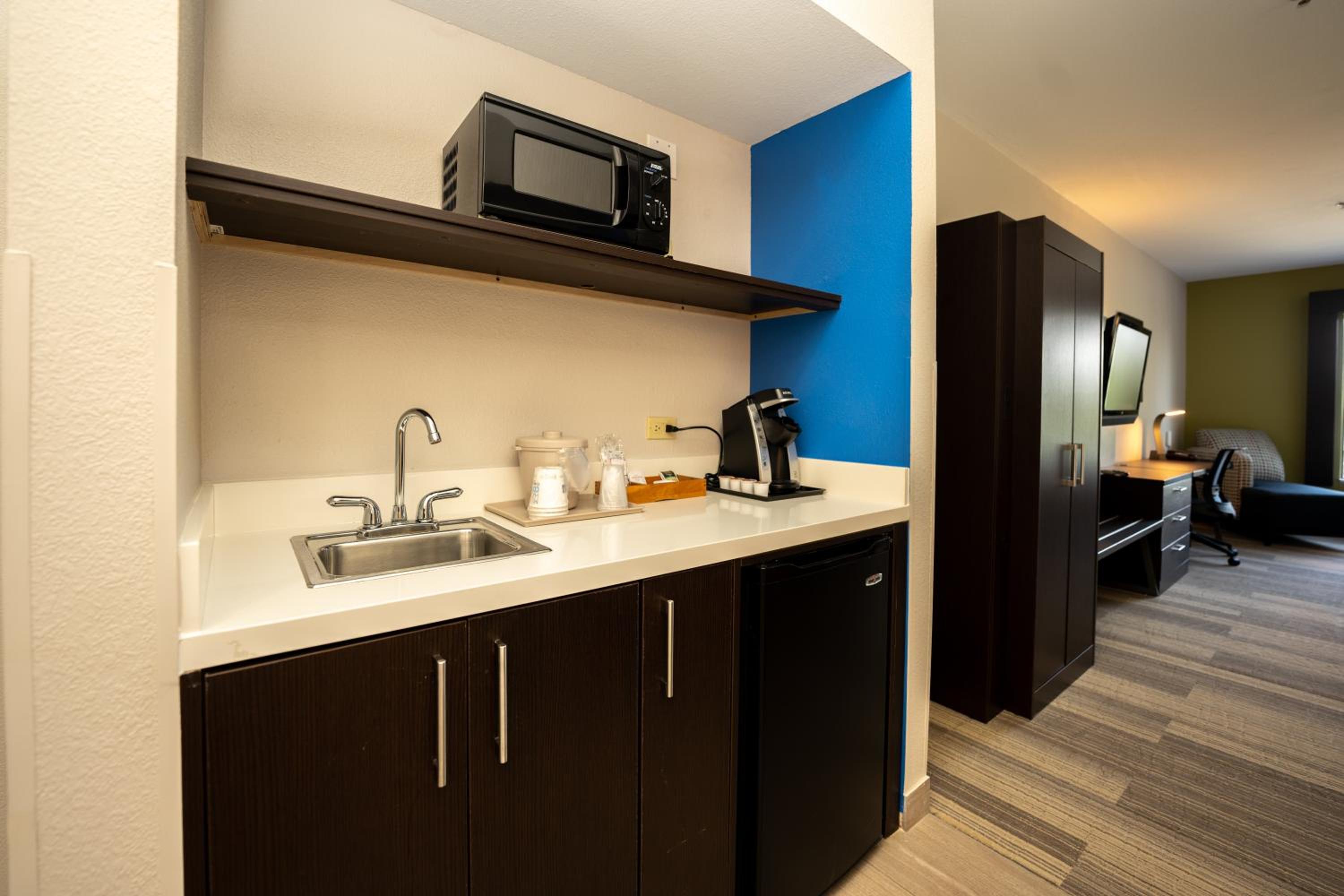 holiday inn express and suites deer park by ihg