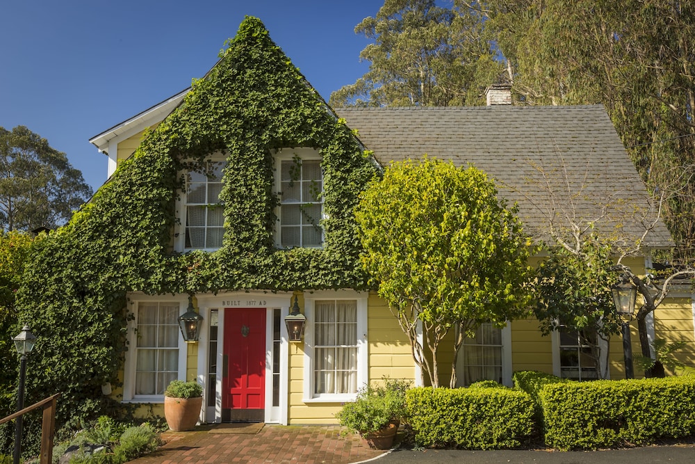 heritage house resort and spa