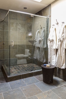 heritage house resort and spa