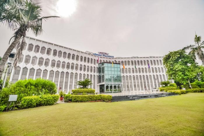 hotel menaal residency