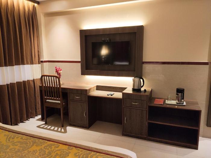 hotel menaal residency