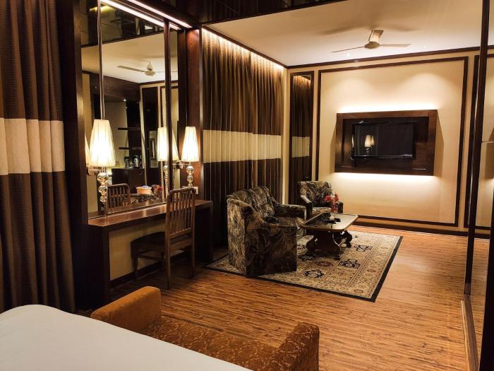 hotel menaal residency