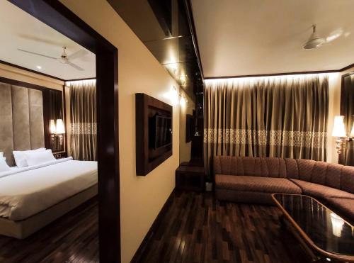 hotel menaal residency