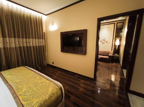hotel menaal residency