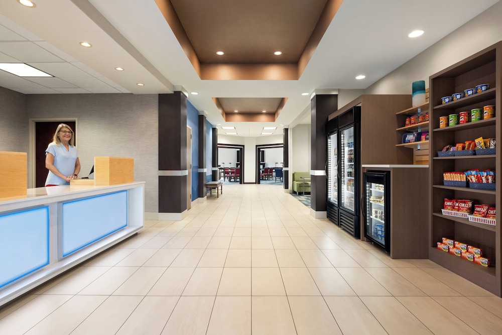 holiday inn express and suites akron regional airp