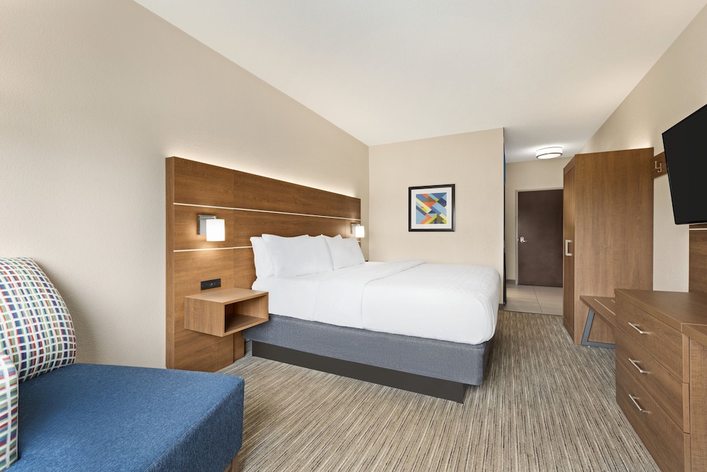 holiday inn express and suites akron regional airp