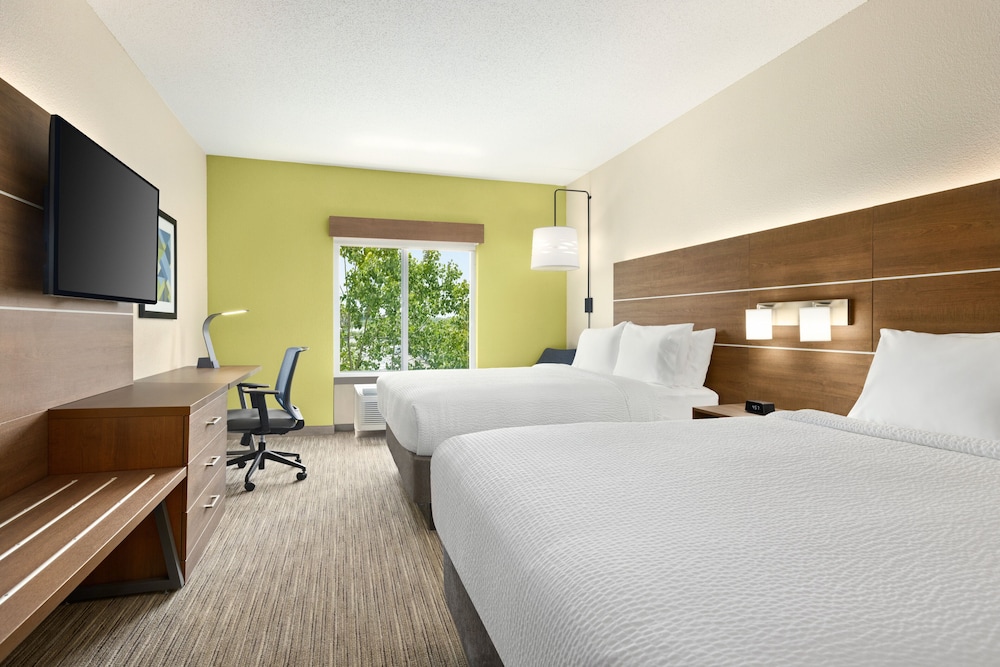 holiday inn express and suites akron regional airp