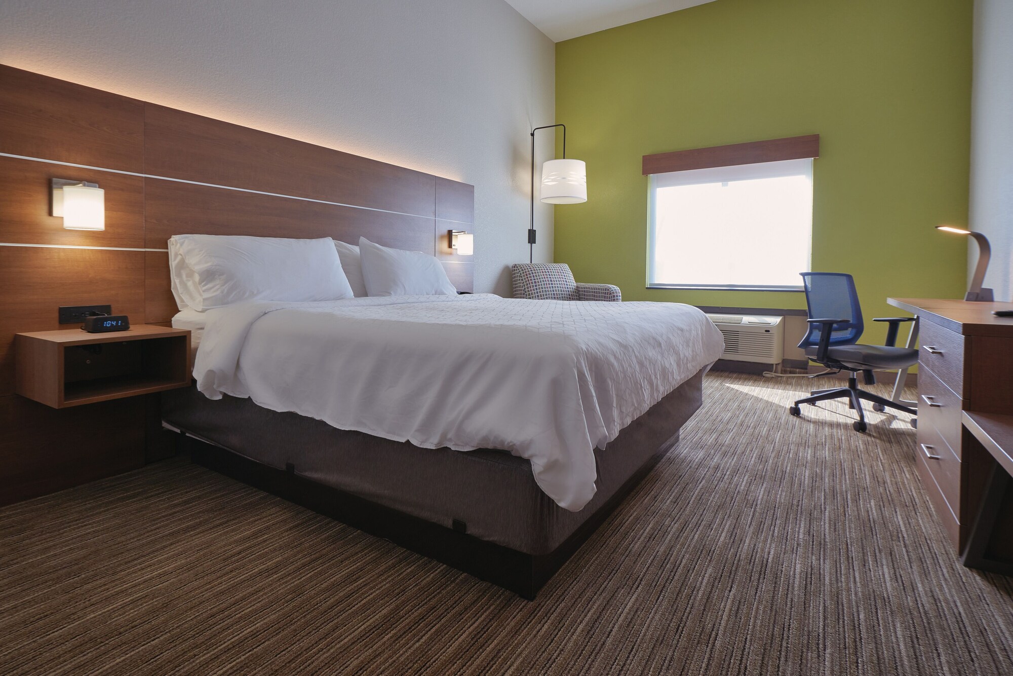 holiday inn express and suites akron regional airp