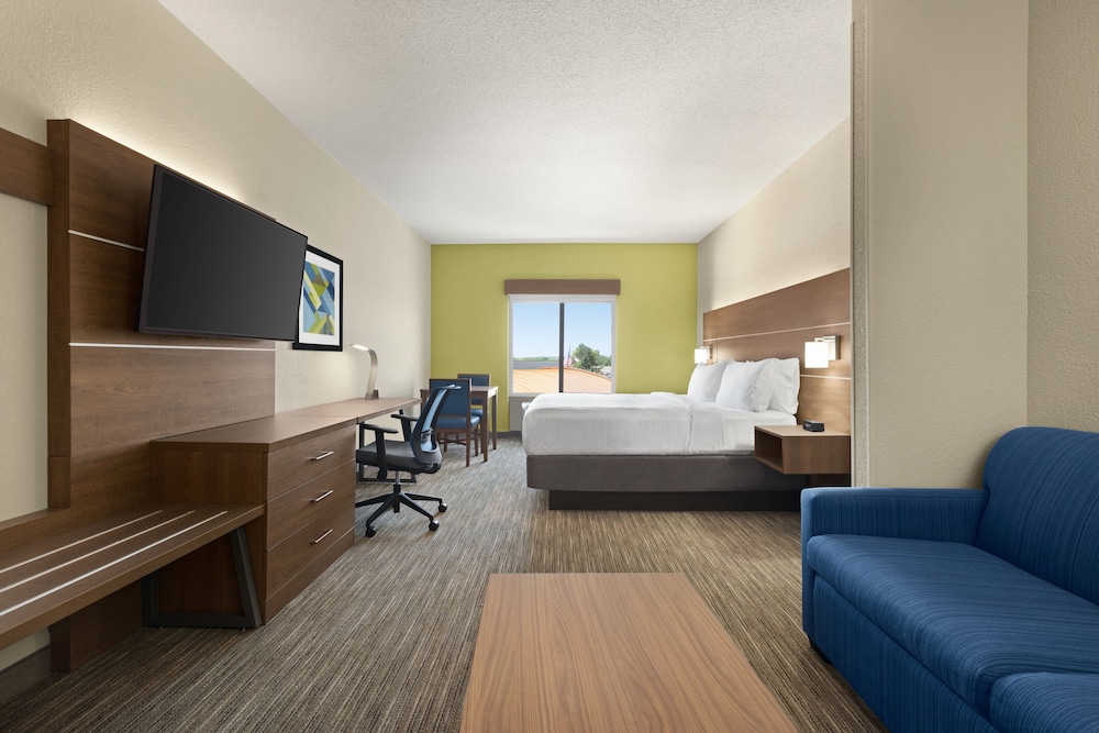 holiday inn express and suites akron regional airp