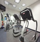 holiday inn express and suites akron regional airp