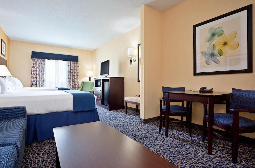 holiday inn express and suites akron regional airp
