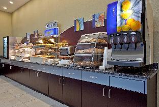 holiday inn express and suites akron regional airp