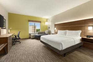 holiday inn express and suites akron regional airp