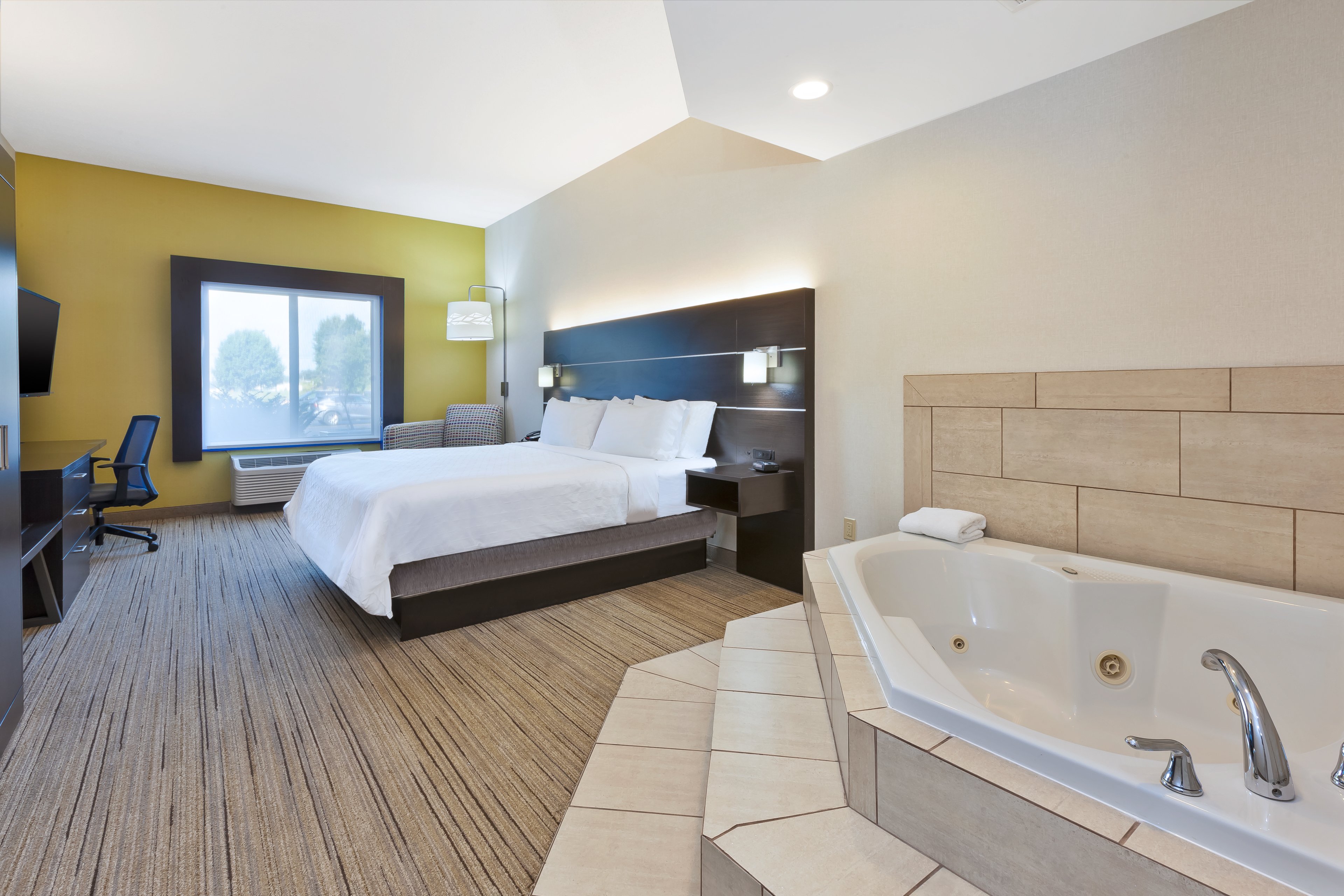 holiday inn express hotel and suites cleveland richfield by ihg