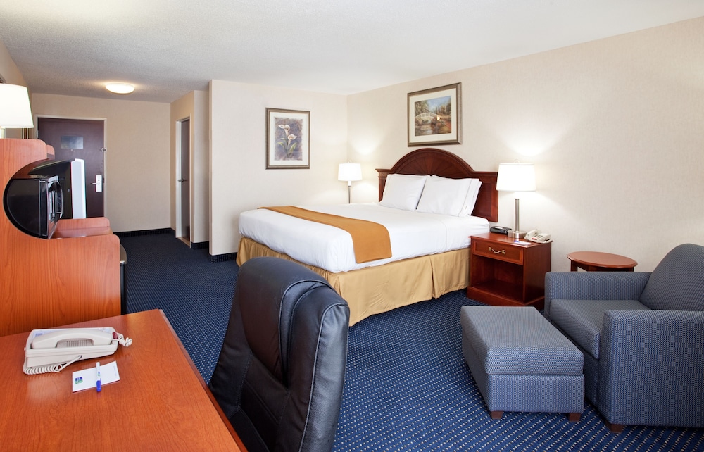 holiday inn express hotel and suites cleveland richfield by ihg