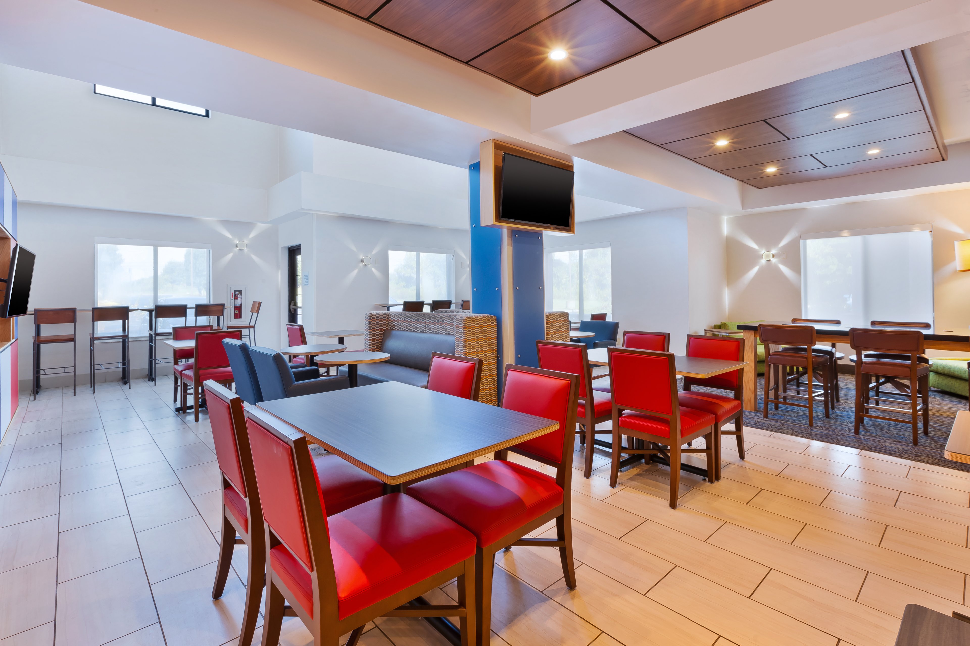 holiday inn express hotel and suites cleveland richfield by ihg
