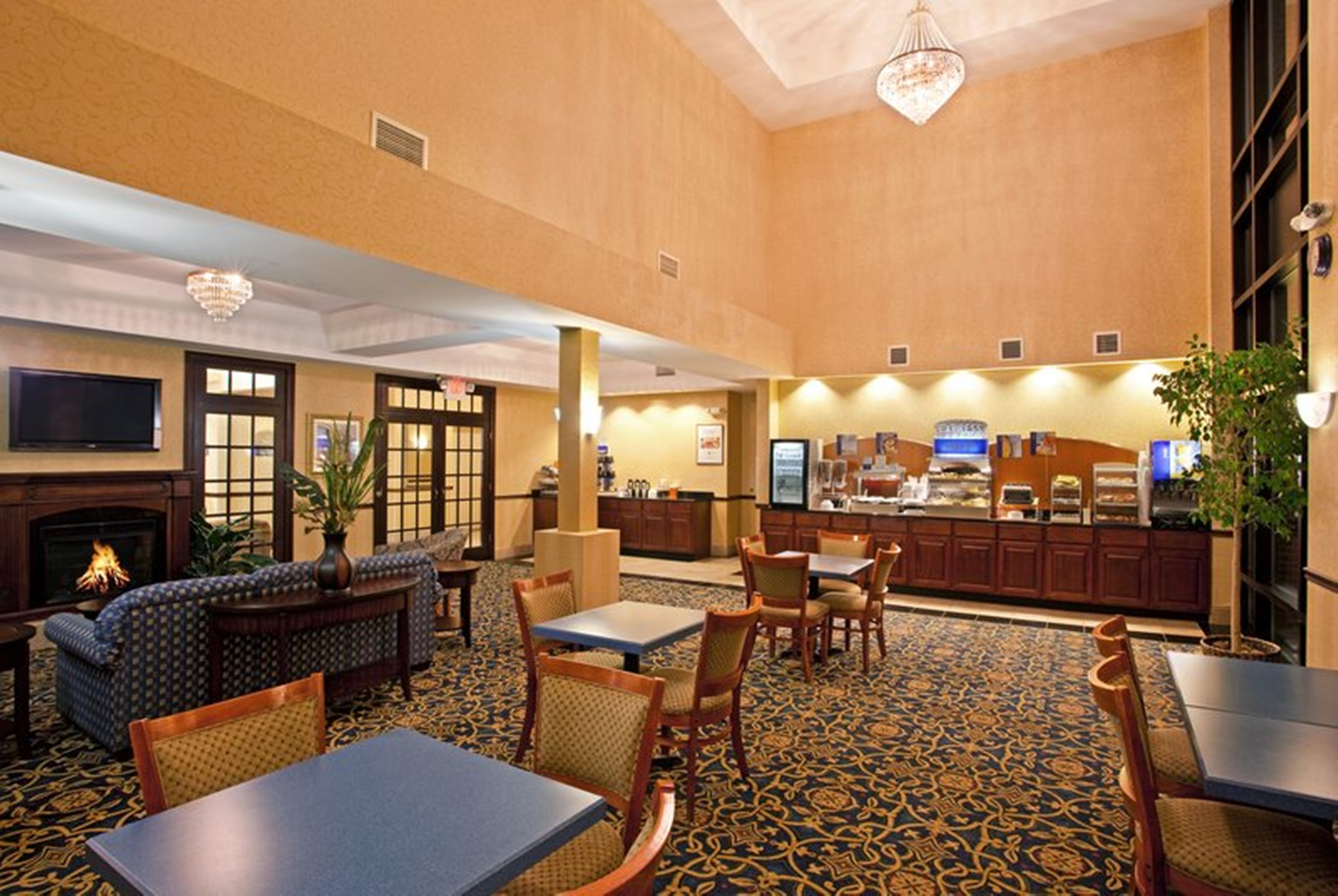 holiday inn express hotel and suites cleveland richfield by ihg
