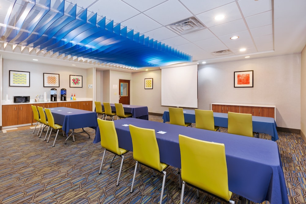 holiday inn express hotel and suites cleveland richfield by ihg